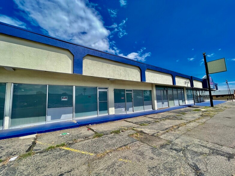 More Photos Of 7833 W Colfax Ave, Lakewood Auto Dealership For Lease