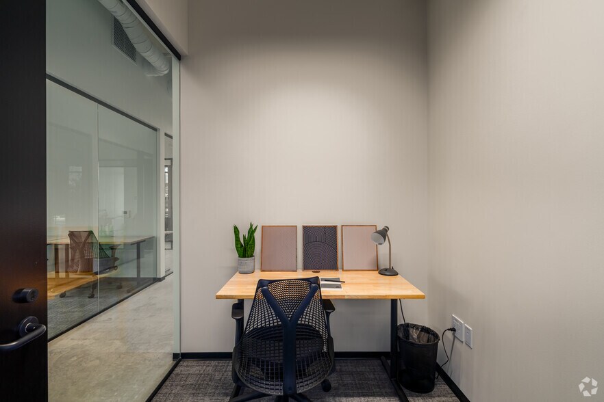 More Photos Of 924 E 7th St, Austin Coworking Space