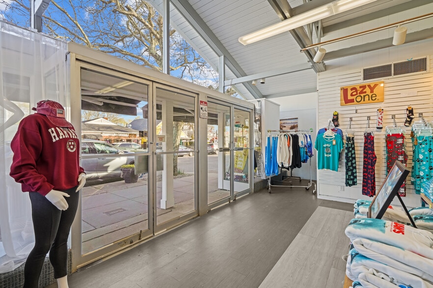 More Photos Of 574 Main St, Hyannis Storefront Retail Residential For Sale