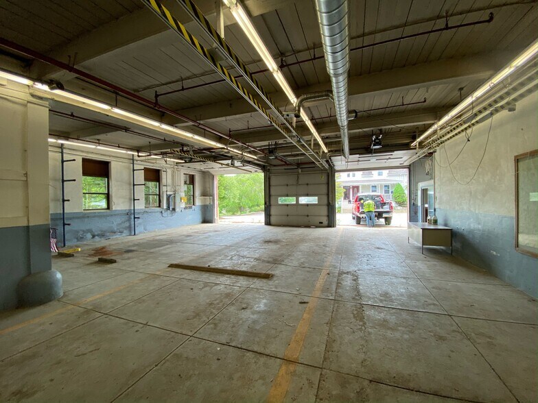 More Photos Of 15 Water St, Leicester Manufacturing For Lease