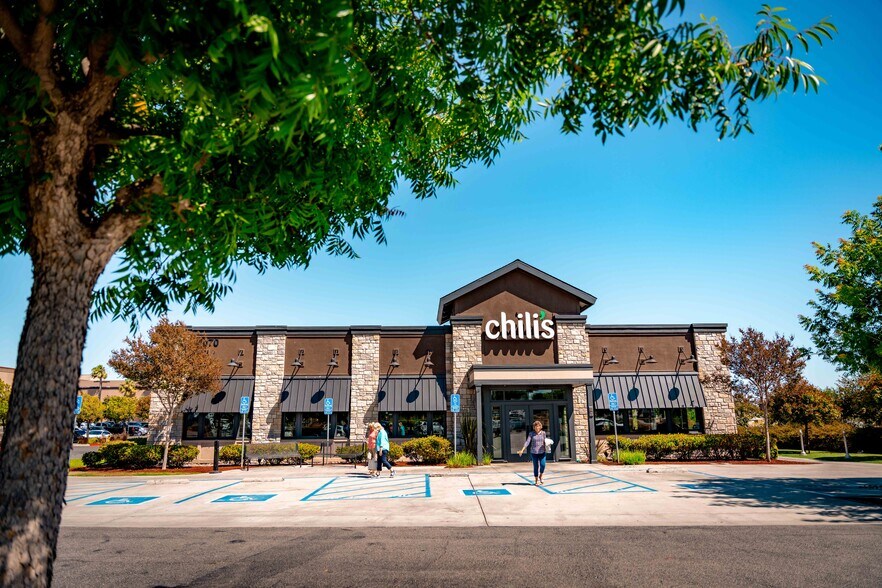 More Photos Of 40930-41090 California Oaks Rd, Murrieta Unknown For Lease