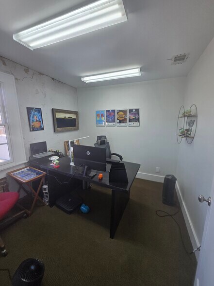 More Photos Of 2108 Airport Blvd, Mobile Office For Sale