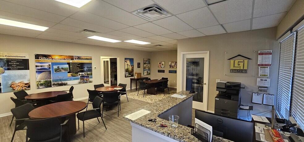 More Photos Of 1209 Saxon Blvd, Orange City Freestanding For Lease