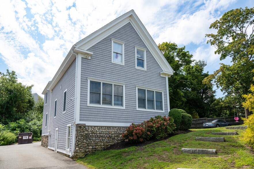 More Photos Of 26 Main St, Kingston Apartments For Sale