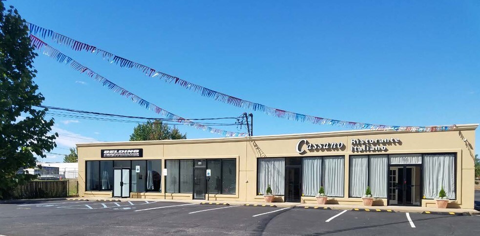 More Photos Of 346-352 Wheeler Rd, Hauppauge Unknown For Lease