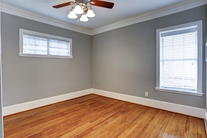 More Photos Of 2709 Blodgett St, Houston Medical For Sale