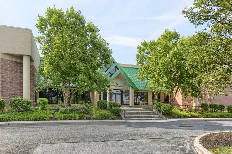 More Photos Of 5065-5073 Ritter Rd, Mechanicsburg Warehouse For Lease