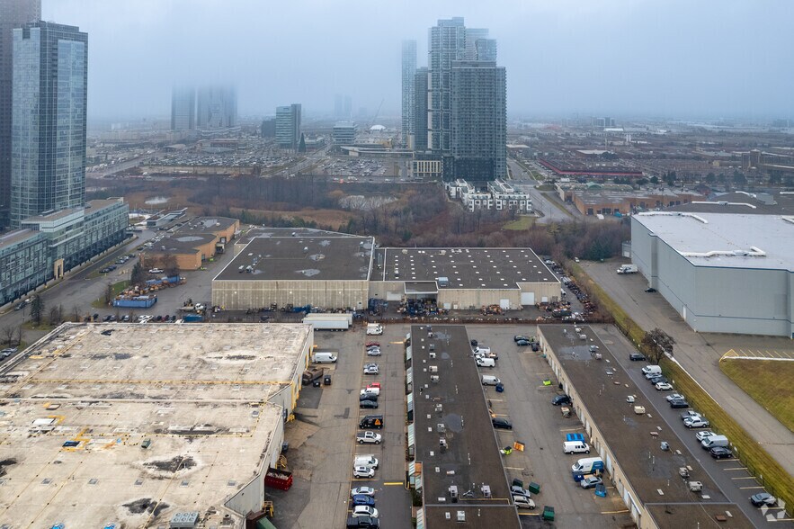 More Photos Of 20 Barnes Ct, Vaughan Manufacturing For Lease