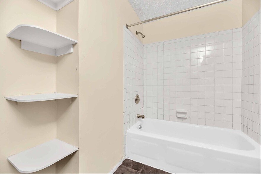 More Photos Of 2612 Pioneer Trl, Sandusky Apartments For Sale