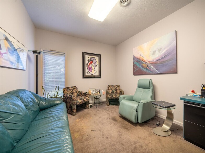 More Photos Of 55 Sullys Trl, Pittsford Office For Lease