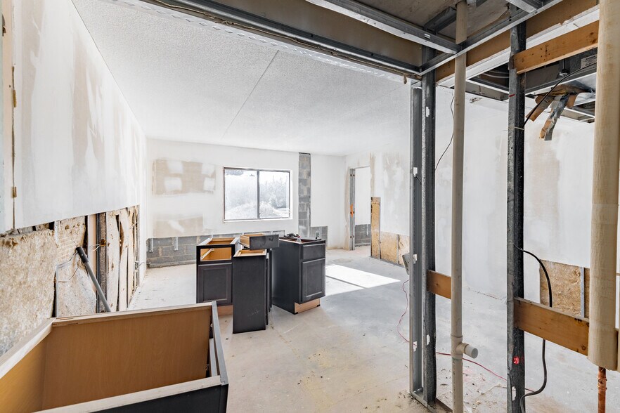 More Photos Of 31525 W 12 Mile Rd, Farmington Hills Hospital For Sale