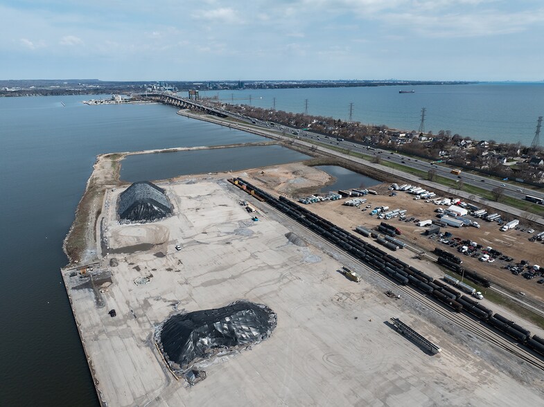 More Photos Of Pier 27, Hamilton Land For Lease