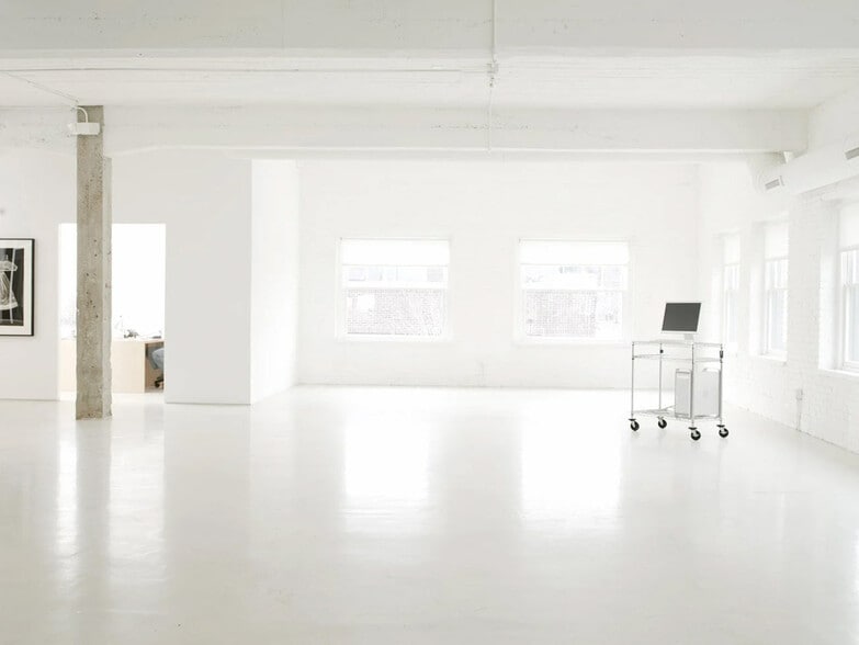 More Photos Of 2745 Locust Blvd, Saint Louis Office Residential For Lease