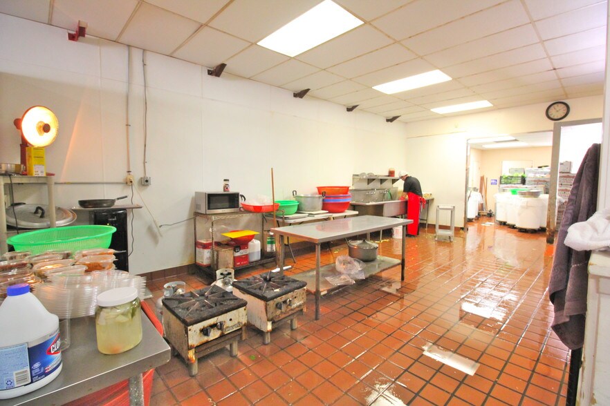 More Photos Of 445 E 14th St, San Leandro Convenience Store For Sale
