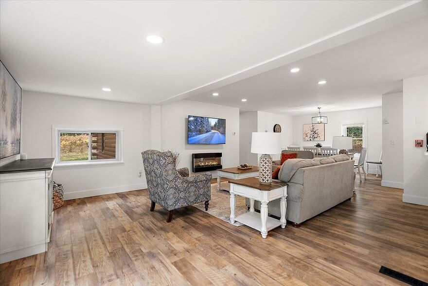 More Photos Of 3943 N Skookum Rd, Luther Hotel For Sale
