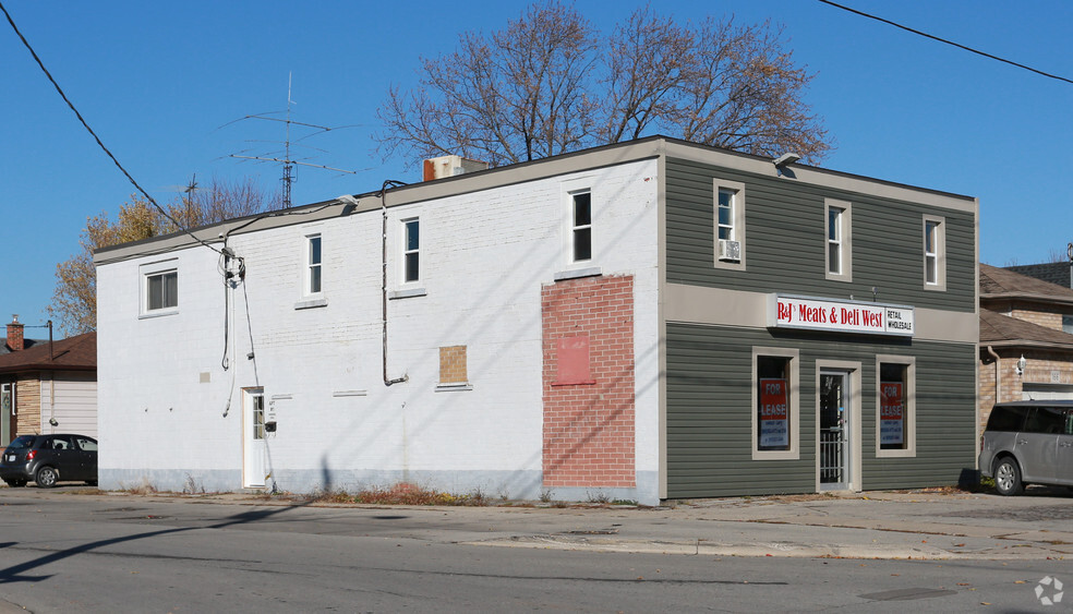 Primary Photo Of 168 Pelham Rd, St Catharines Storefront Retail Residential For Sale