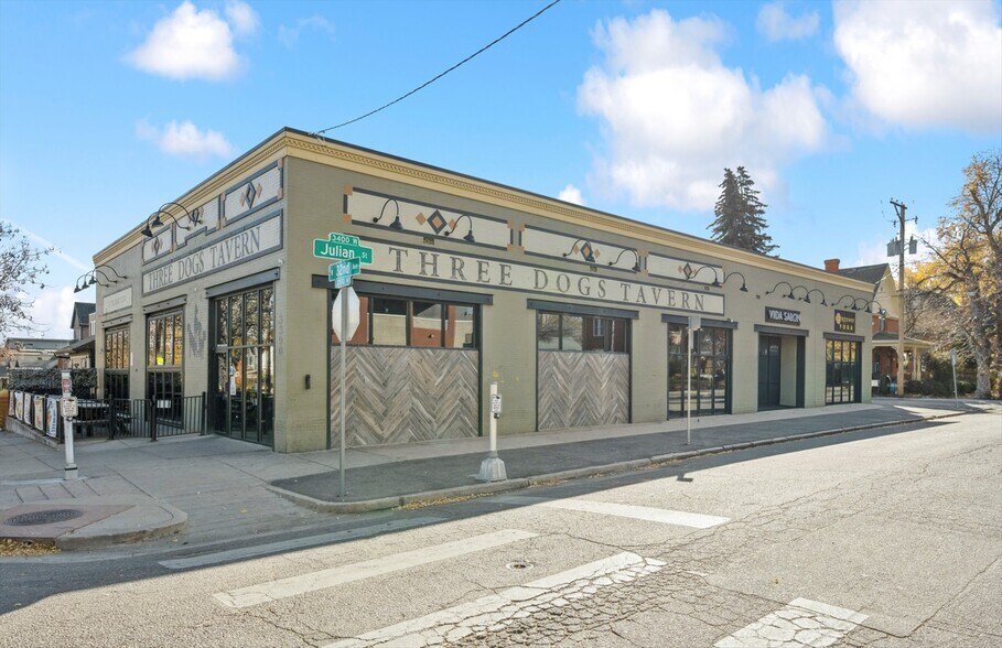 More Photos Of 3390 W 32nd Ave, Denver Storefront For Lease