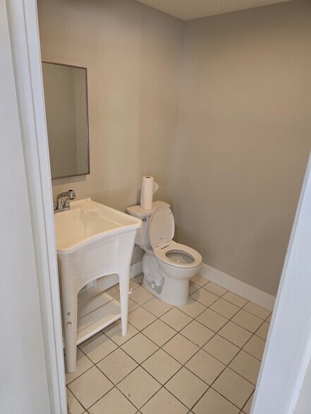 More Photos Of 41 N Congress Ave, Delray Beach Service For Lease