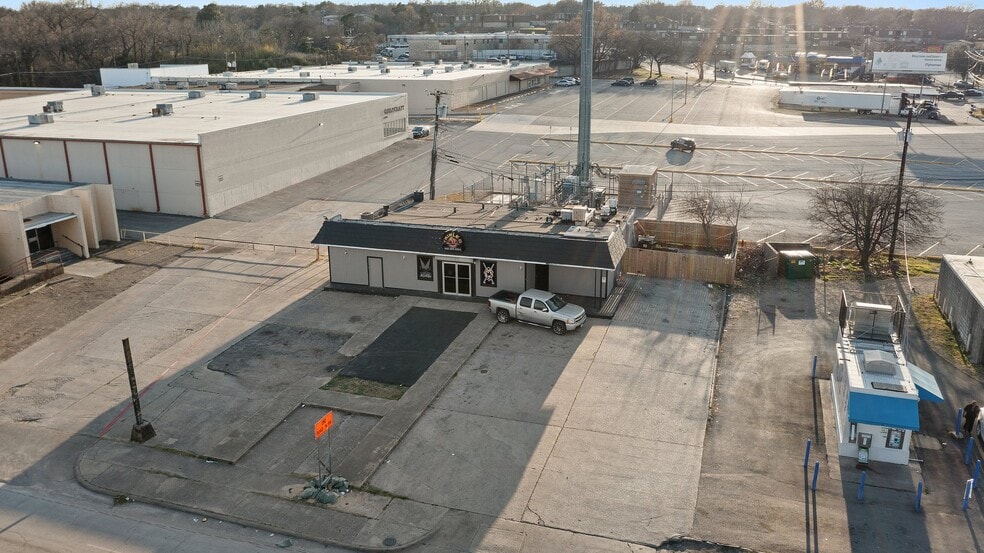 More Photos Of 5215 Singing Hills Dr, Dallas Restaurant For Sale