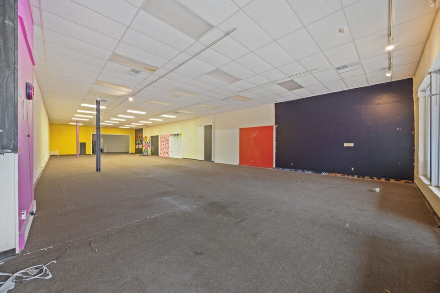 More Photos Of 605-611 Greenville Blvd SW, Greenville Unknown For Lease
