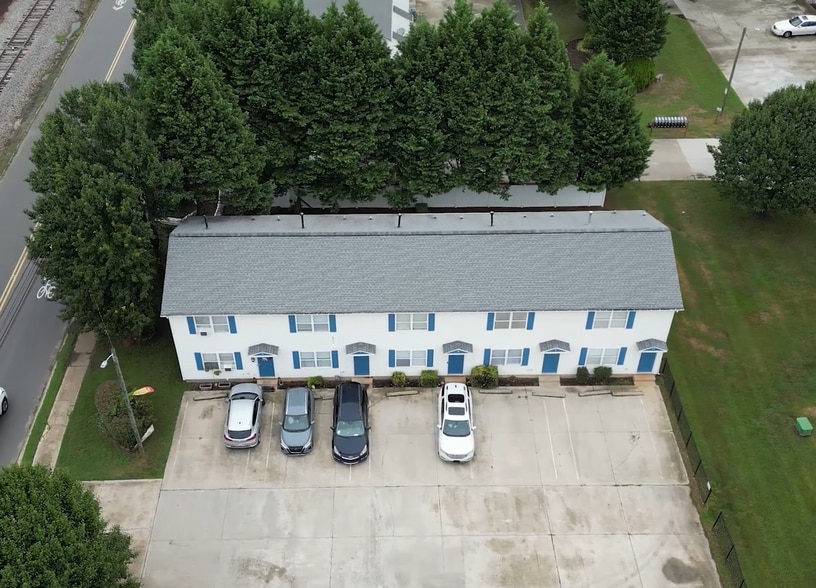 More Photos Of 600-650 S Main St, Mooresville Apartments For Sale