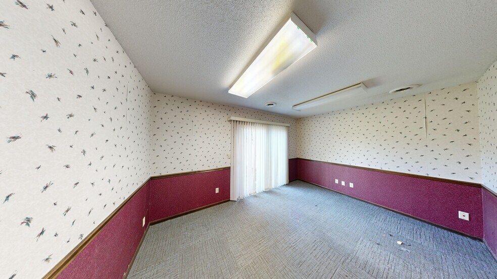 More Photos Of 205-217 E Washington Center Rd, Fort Wayne Office For Lease