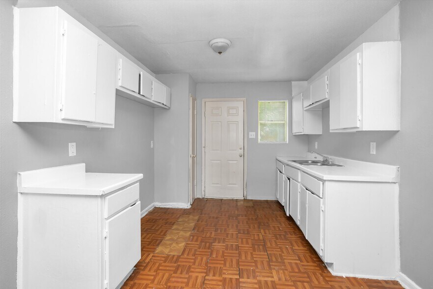 More Photos Of 3908 Woolworth St, Houston Apartments For Sale