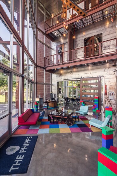 More Photos Of 102 9th St, San Antonio Office For Sale