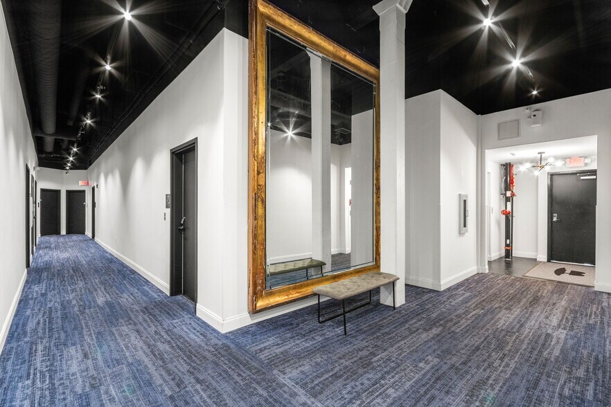 More Photos Of 400 South Main Street, Memphis Hotel For Sale
