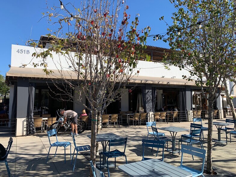 More Photos Of 451 Manhattan Beach Blvd, Manhattan Beach Restaurant For Lease