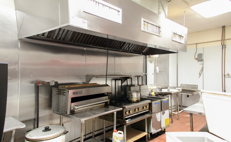 More Photos Of 59-71 Orange Tpke, Sloatsburg Storefront For Lease