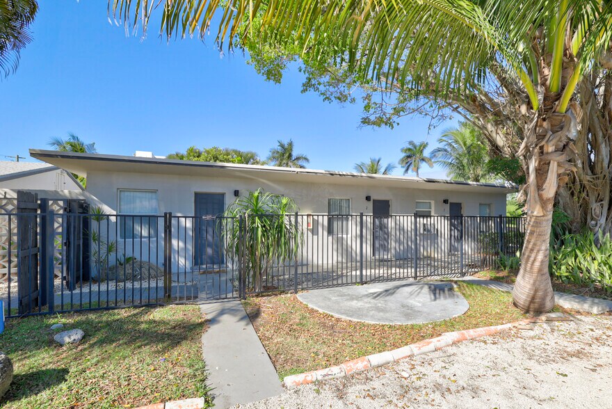 More Photos Of 741 Hibiscus Ave, Pompano Beach Apartments For Sale