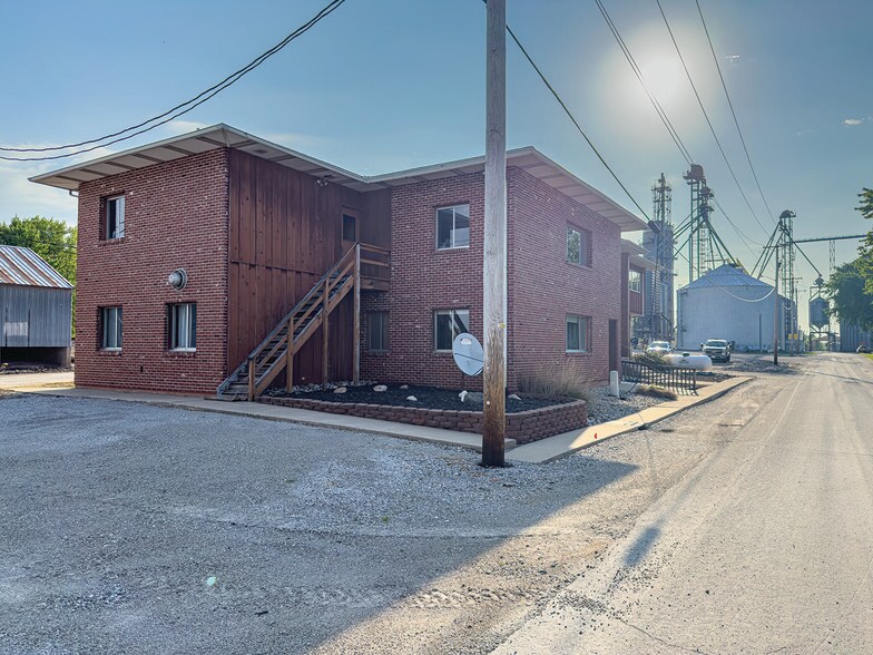 More Photos Of 3154 Depot st, Wawaka Office For Sale