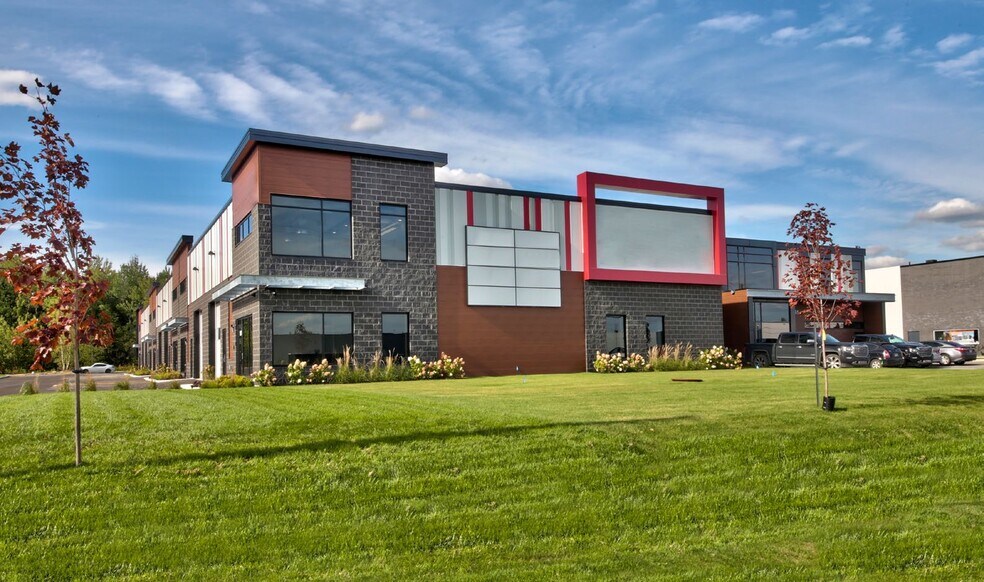 More Photos Of 1041 Rue Des Forges, Terrebonne Warehouse For Lease