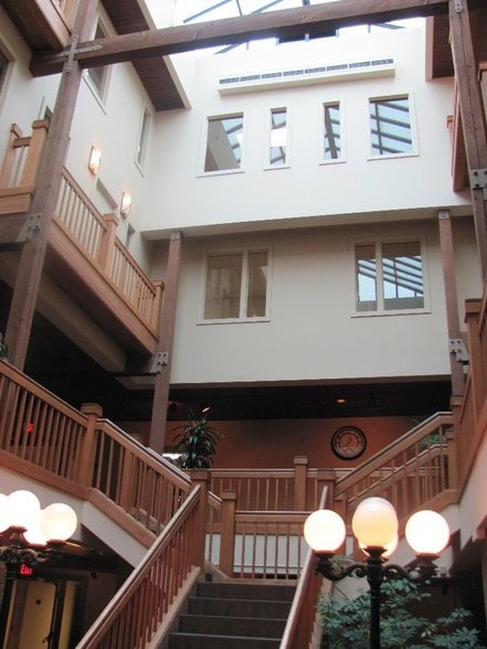 More Photos Of 1338 Commerce Ave, Longview Office For Lease