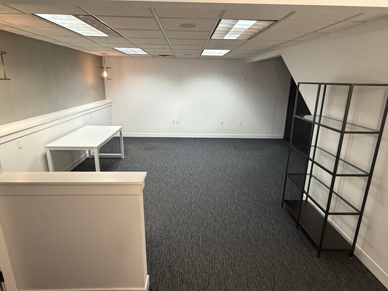 More Photos Of 9421 Joliet St, Saint John Medical For Lease