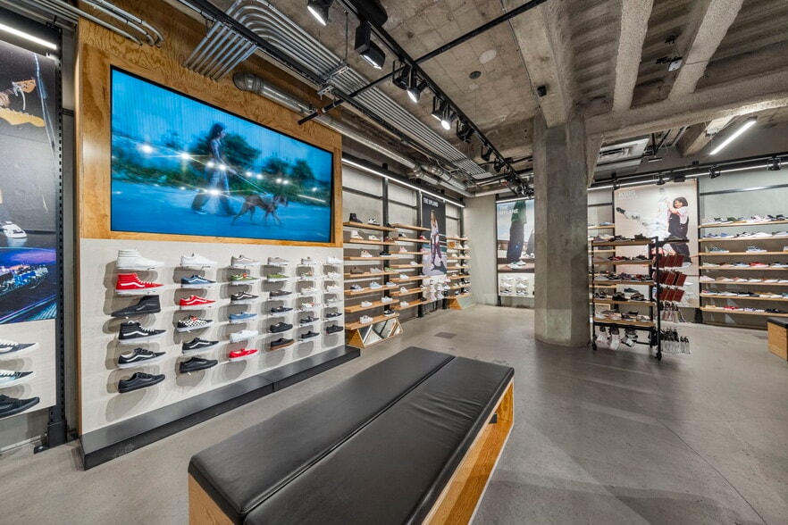 More Photos Of 808 S Broadway, Los Angeles Office For Lease