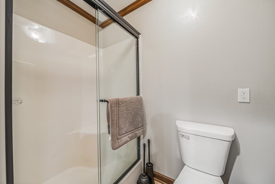 More Photos Of 23095 Buena Vista Rd, Rockbridge Apartments For Sale