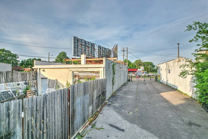 More Photos Of 39 Lafayette St, Nashville Freestanding For Sale