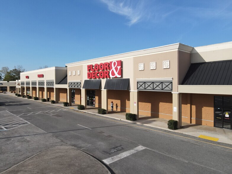 More Photos Of 8102 Blanding Blvd, Jacksonville Unknown For Lease