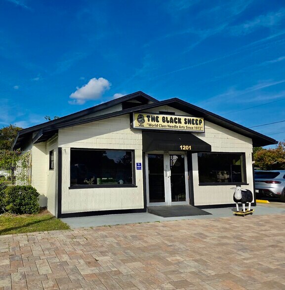 Primary Photo Of 1201 W Fairbanks Ave, Orlando Freestanding For Lease