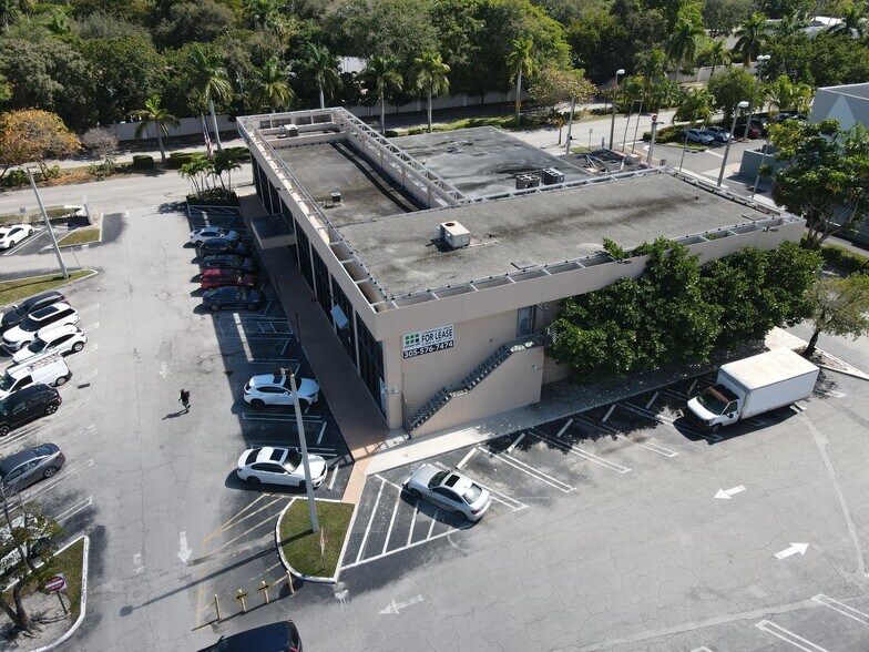 More Photos Of 5000 Biscayne Blvd, Miami Office For Lease