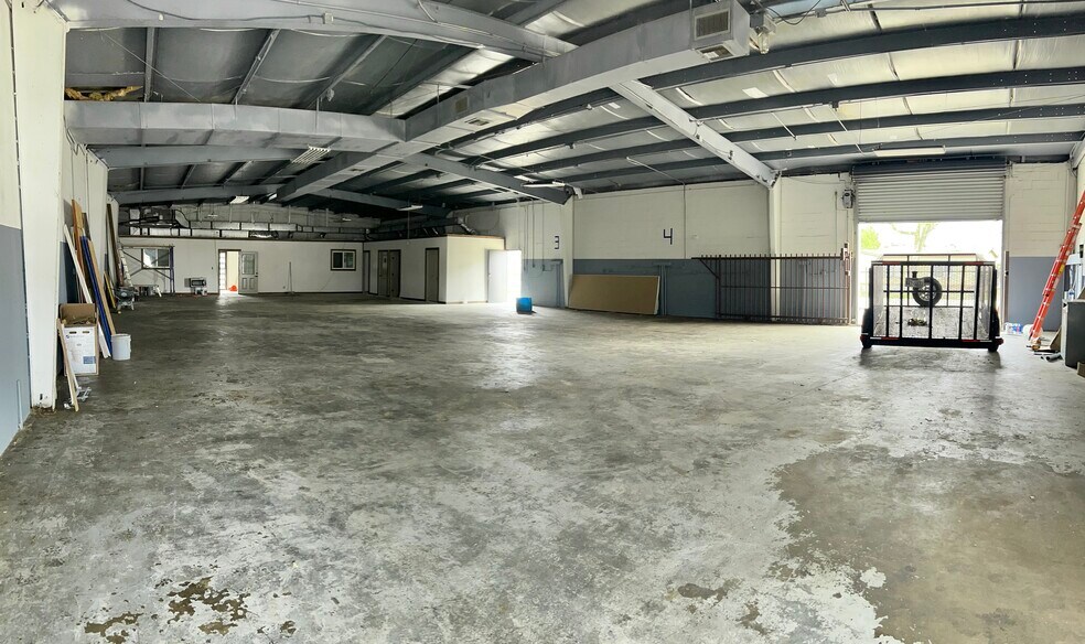 More Photos Of 8603 Shoal Creek Dr, Houston Warehouse For Sale