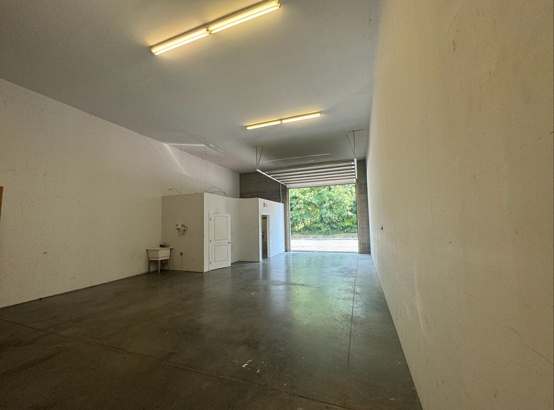 More Photos Of 3601 Old Capitol Trl, Wilmington Unknown For Lease