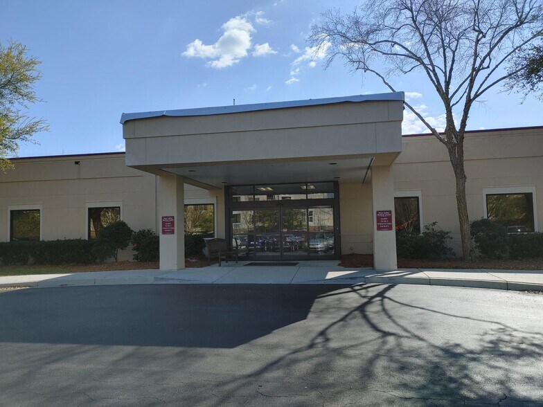 More Photos Of 2270 Ashley Crossing Dr, Charleston Medical For Lease
