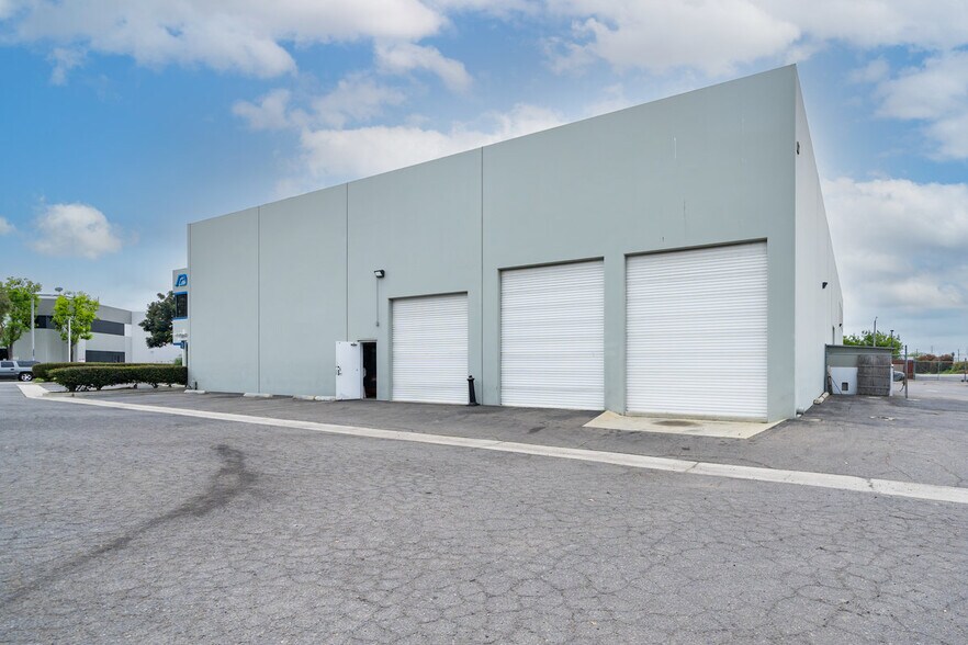 More Photos Of 231 W Blueridge Ave, Orange Manufacturing For Sale