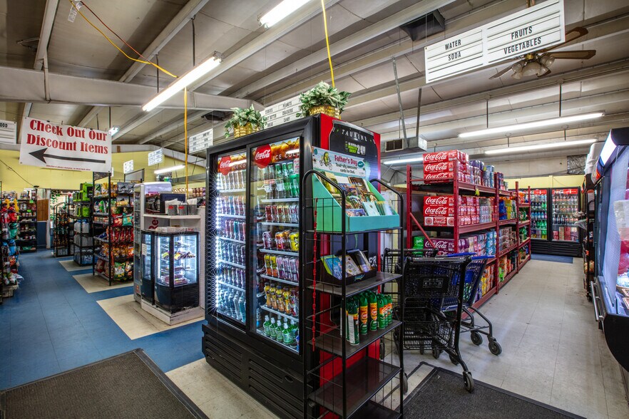 More Photos Of 118 4th ave, Clark Fork Supermarket For Sale