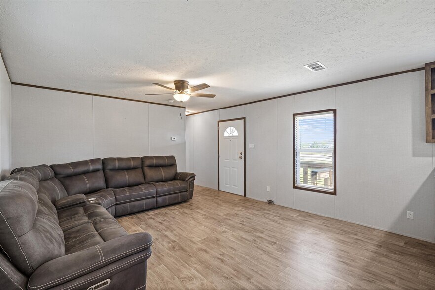 More Photos Of 9830 E US Highway 80, Terrell Industrial For Sale