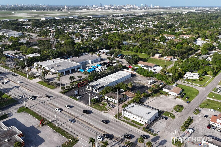 More Photos Of 388 S Military Trl, West Palm Beach Light Distribution For Lease