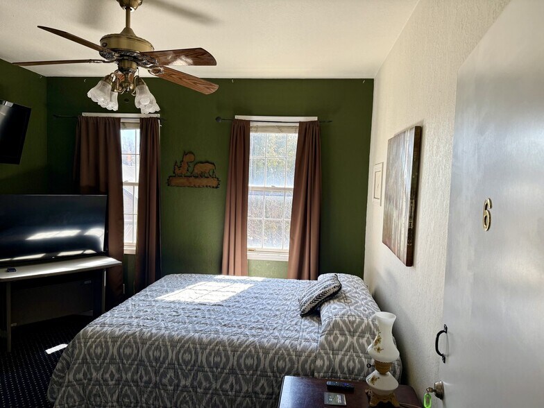 More Photos Of 331 S Main St, Spillville Storefront Retail Residential For Sale
